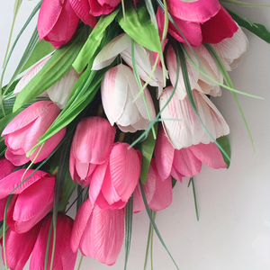 20" Tulip Wreath – Style A