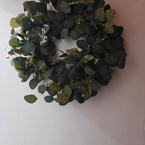 20" Handmade Eucalyptus & Olive Leaf Wreath with Berries review photo